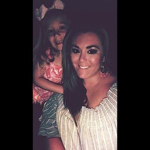 Meet your Posher, Claire